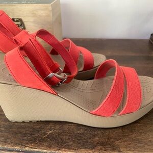 CROCS Wedge Sandals size 9